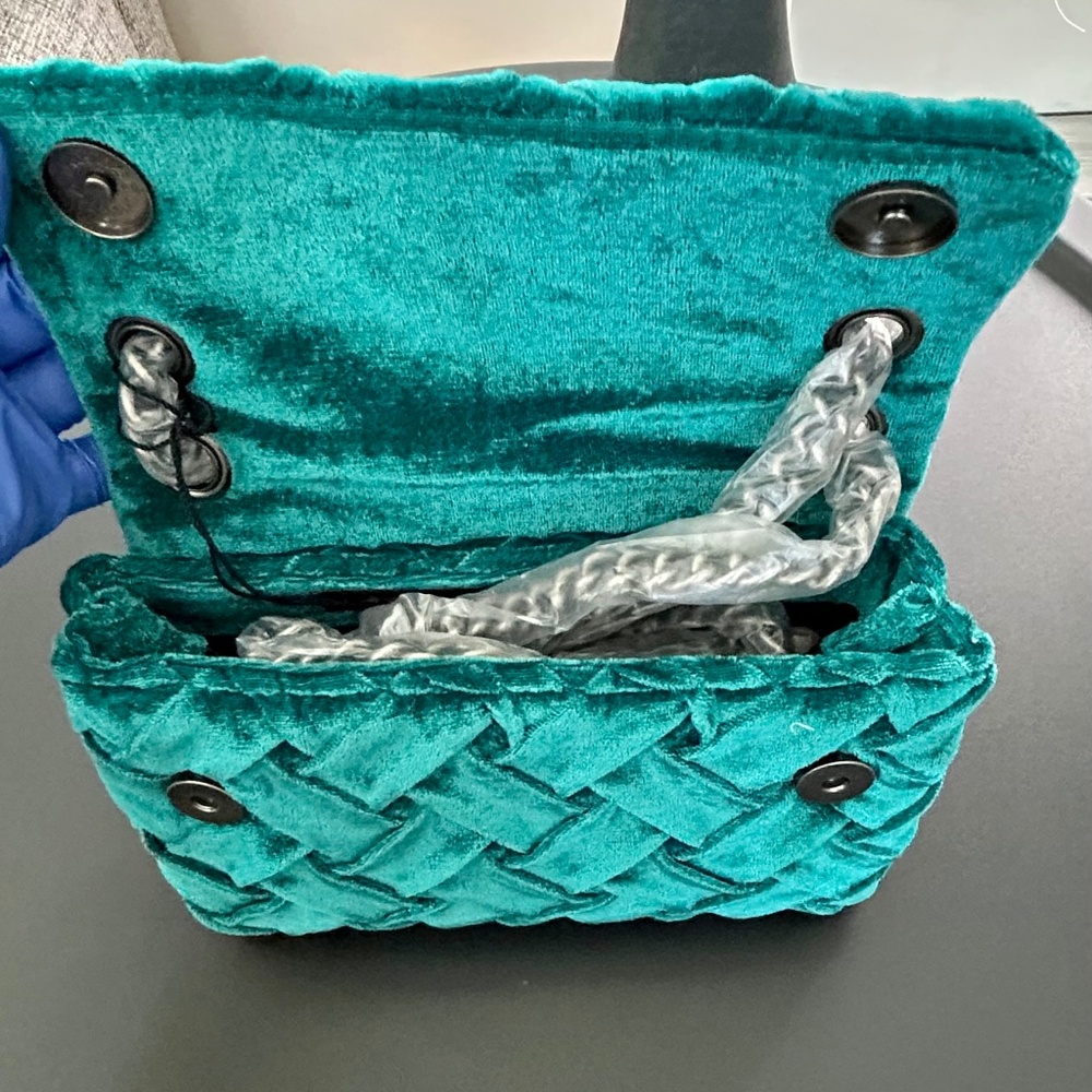 NEW! KURT GEIGER CROSSBODY BAG (TEAL) - Picture 7 of 9